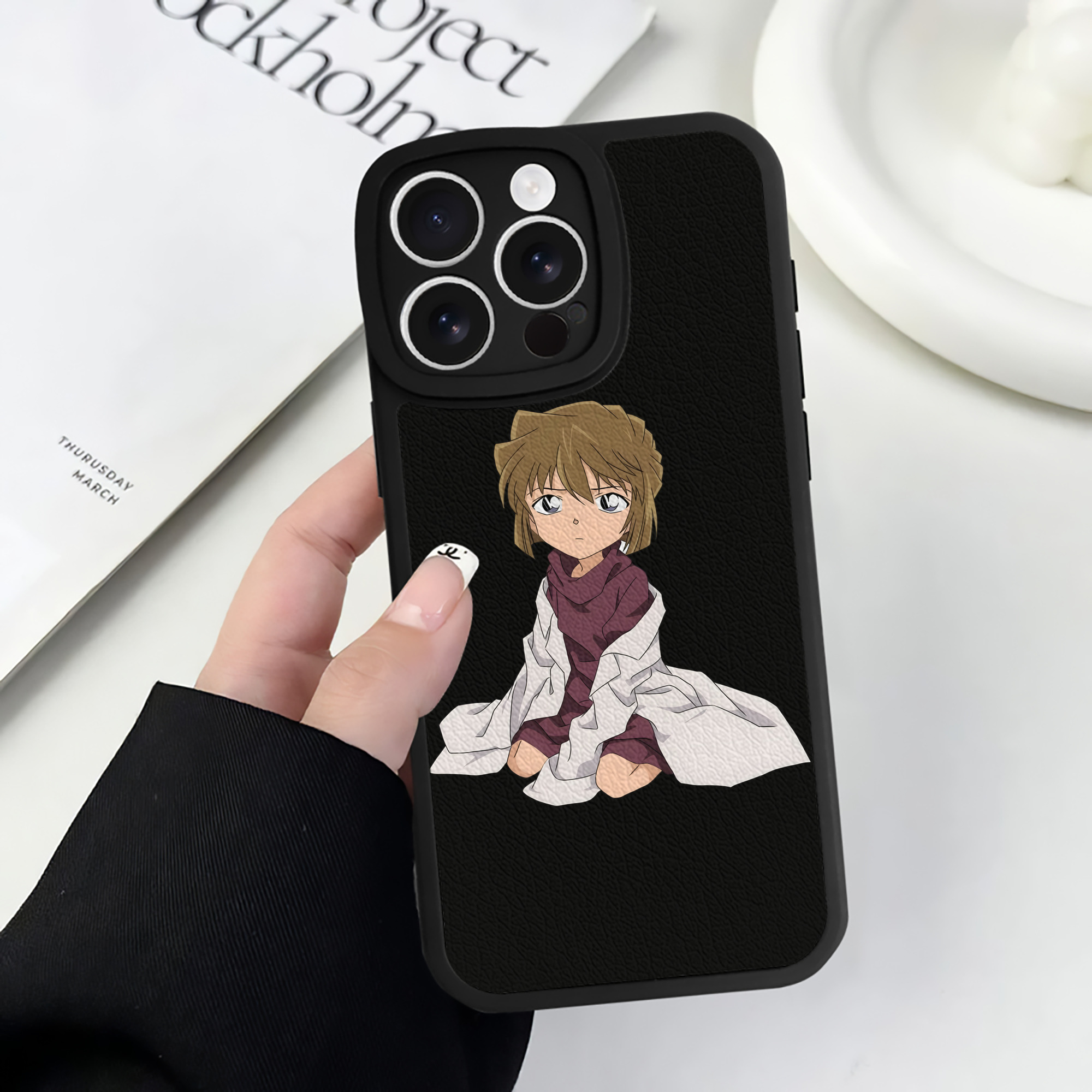 （画像用） 名探偵コナン 灰原 哀 はいばら あい Detective Conan Anita Hailey、Vi Graythorn Haibara Ai 【iPhone 16シリーズ対応】シリコンスマホケース（レザー調） 材質：シリコン
